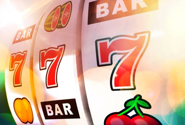 Live roulette table with dealer at to2888